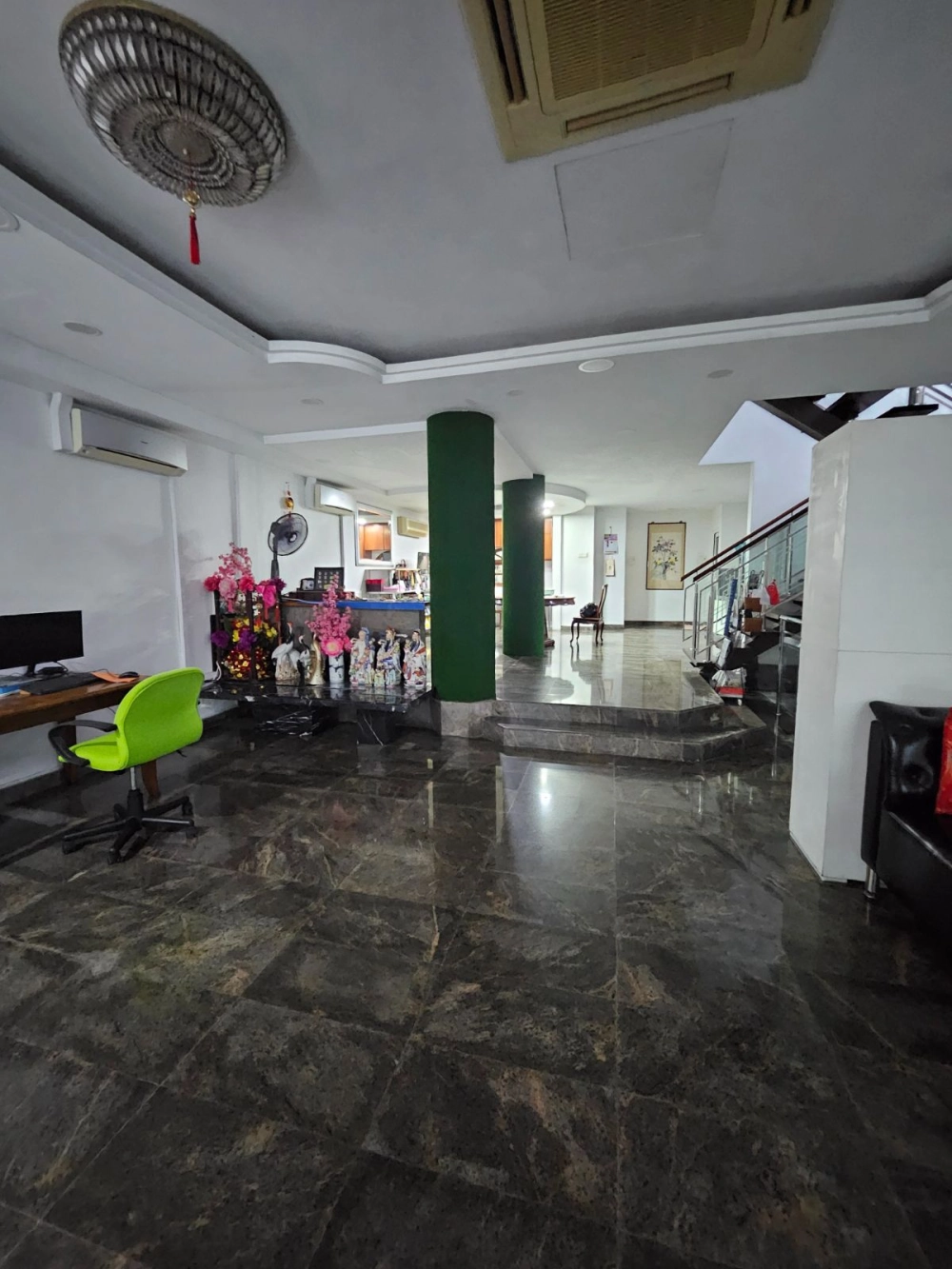 Huge 3 Storey Semi D/ Telok Kurau, image 1