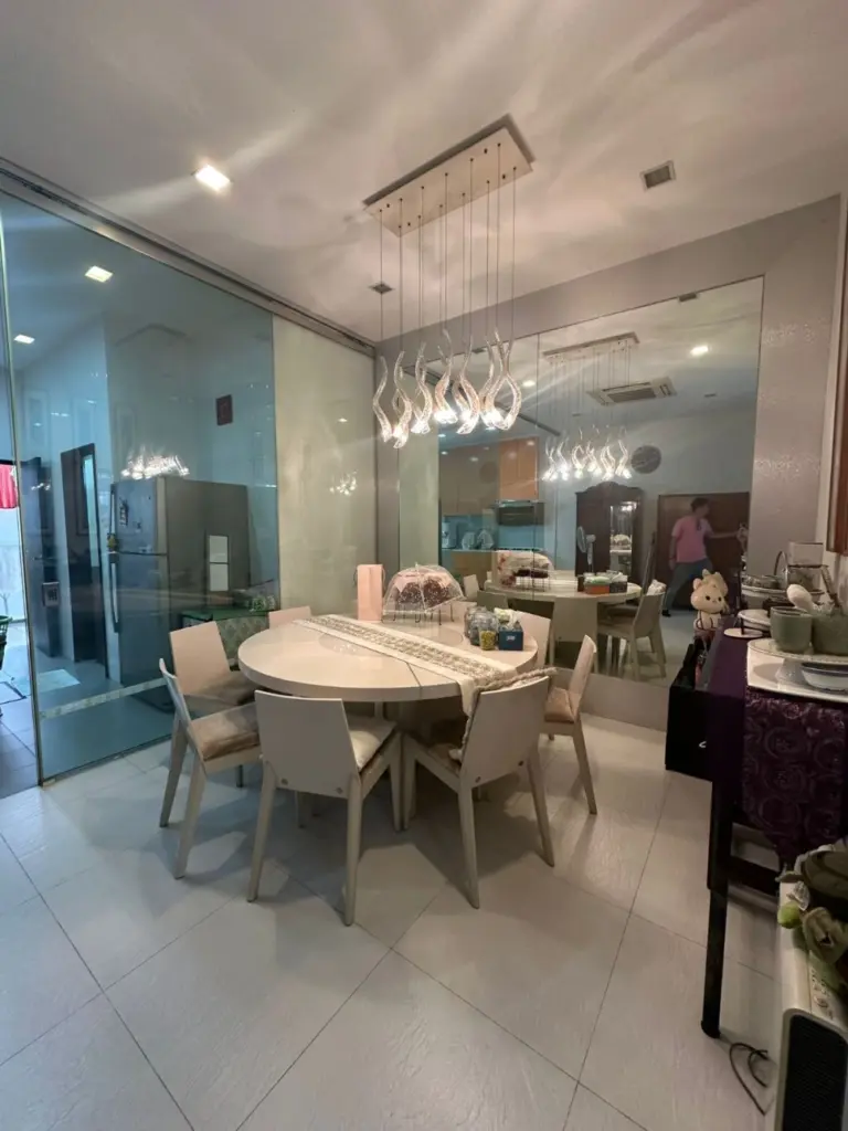 Freehold 2.5-Storey Terrace Near Siglap, image 2